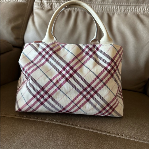 LAST DAY ‼️ EUC Rare Burberry Blue Label Pink & White Novacheck Canvas Tote Bag - Picture 16 of 17